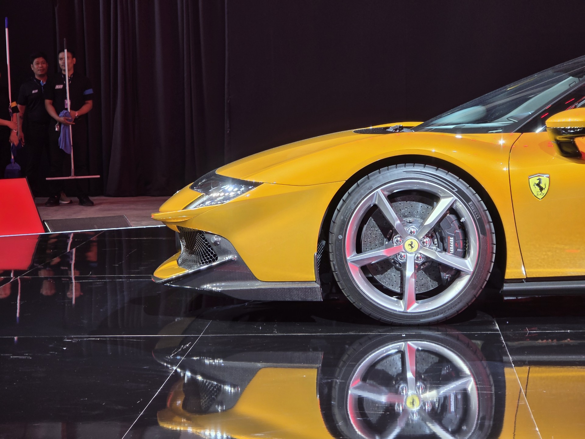 Ferrari 849 Testarossa ra mắt Đông Nam Á, giá quy đổi hơn 35 tỷ đồng Ferrari 849 Testarossa ra mắt Đông Nam Á, giá quy đổi hơn 35 tỷ đồng