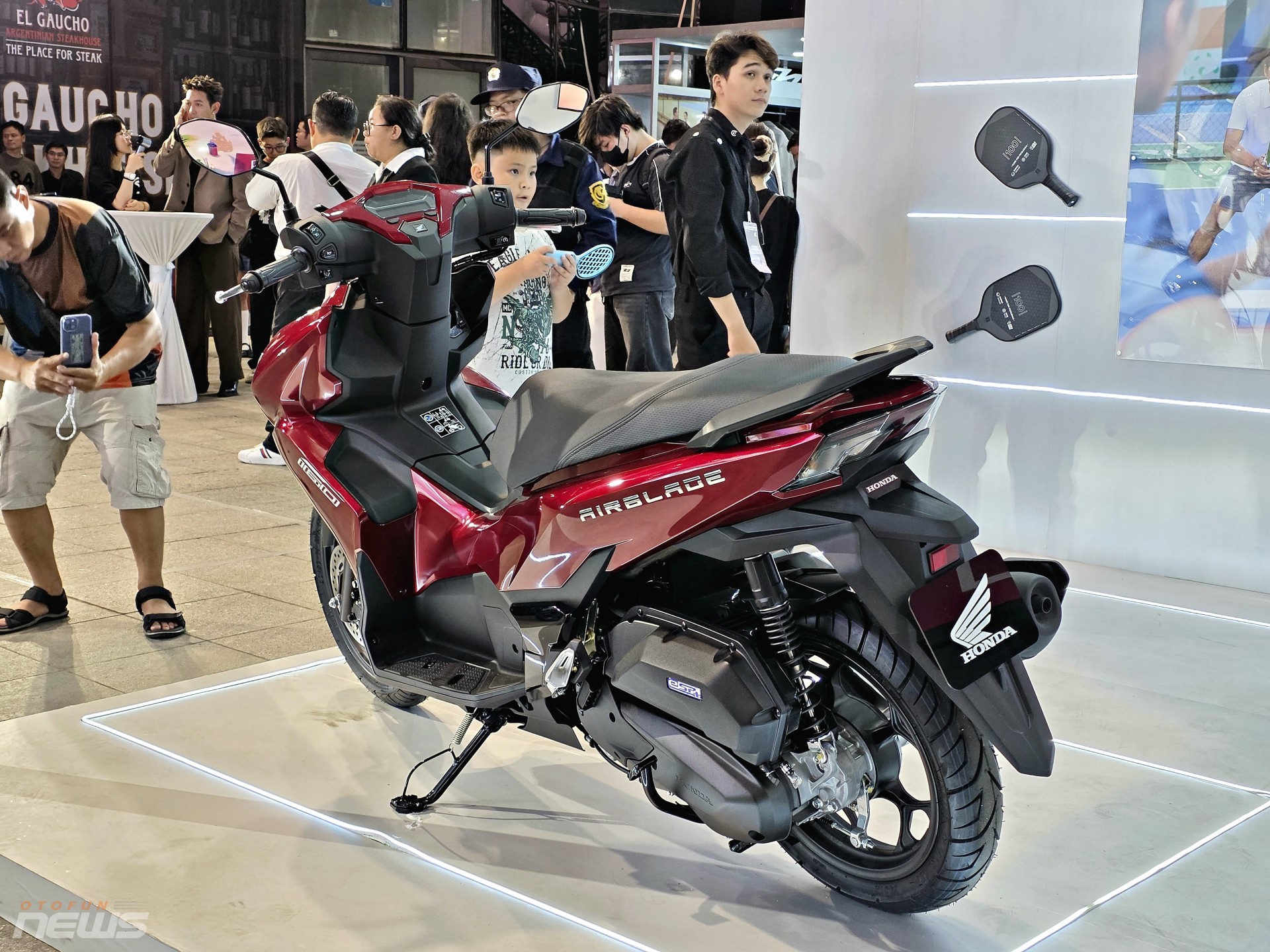 Cận cảnh Honda Air Blade thế hệ 2026, giá bán từ 42,2 triệu đồng