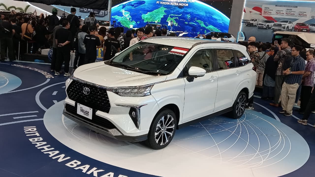 Toyota Veloz hybrid ra mắt giá quy đổi từ 472 triệu đồng