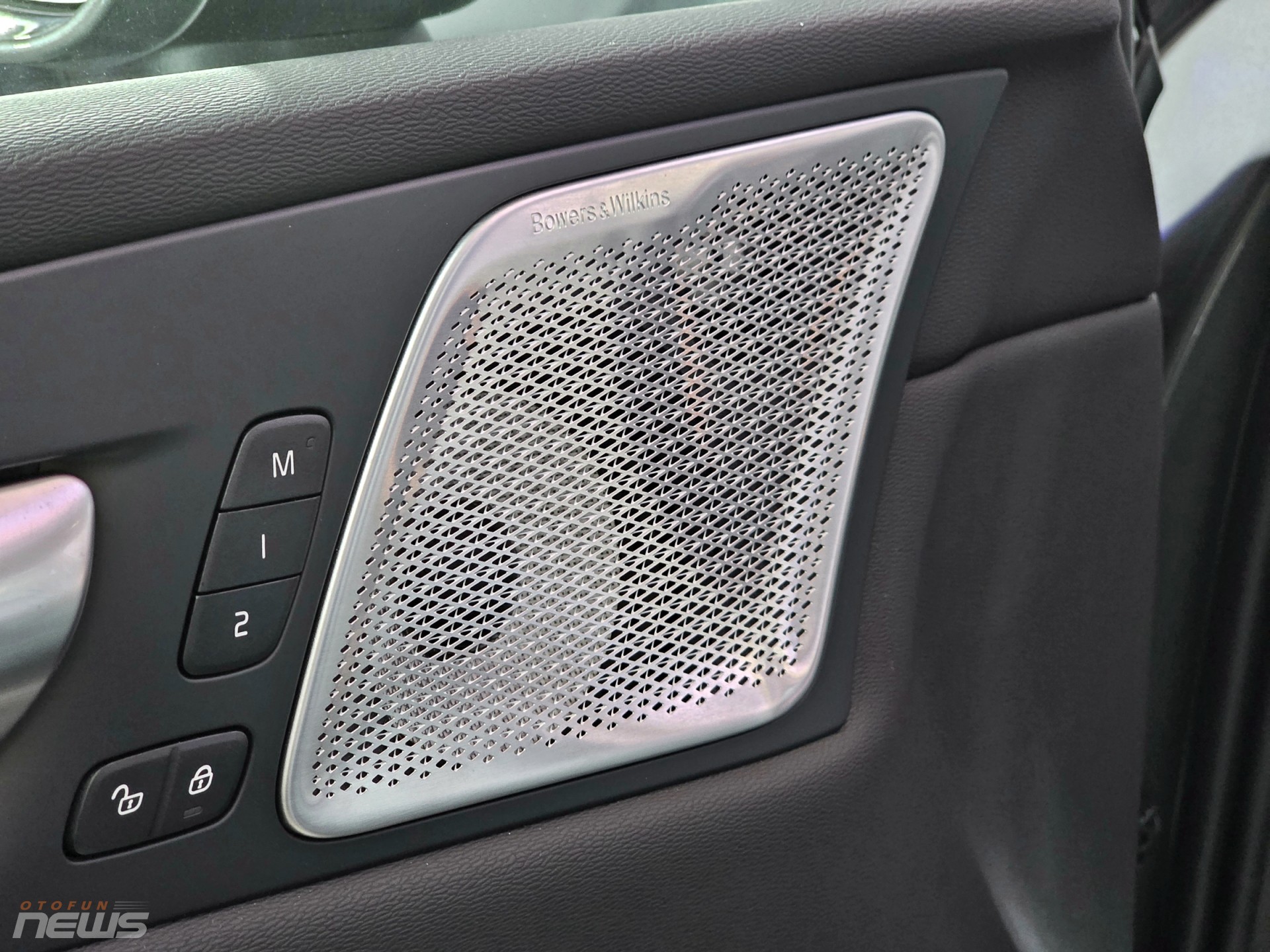 Bộ đôi Volvo XC60 và S90 2026 ra mắt, thêm trang bị, giá không đổi Bộ đôi Volvo XC60 và S90 2026 ra mắt, thêm trang bị, giá không đổi