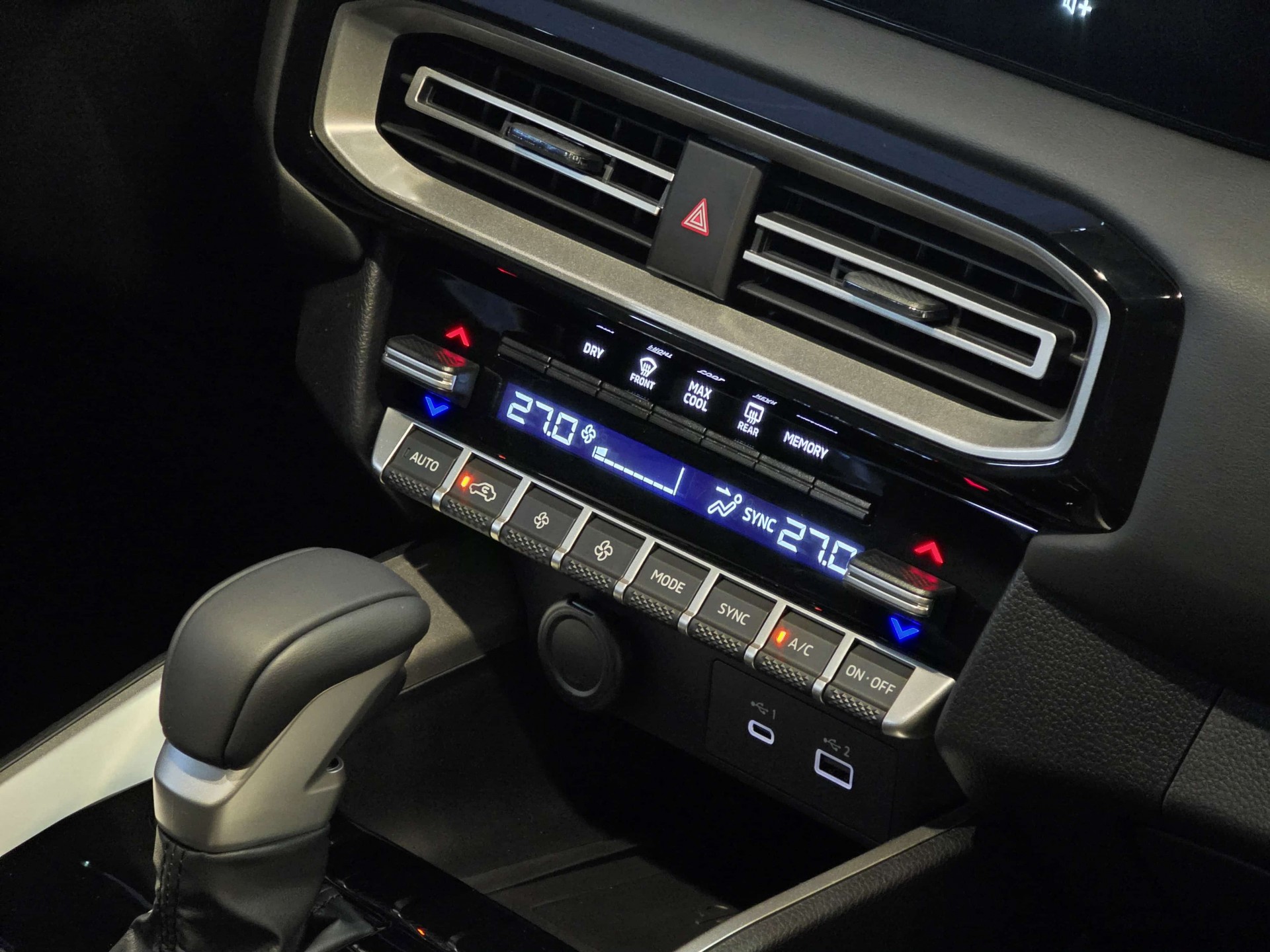 Mitsubishi Destinator ra mắt tại Việt Nam với hai phiên bản Mitsubishi Destinator ra mắt tại Việt Nam với hai phiên bản