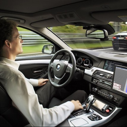 Nguồn gốc và cách thức hoạt động của hệ thống kiểm soát hành trình thích ứng