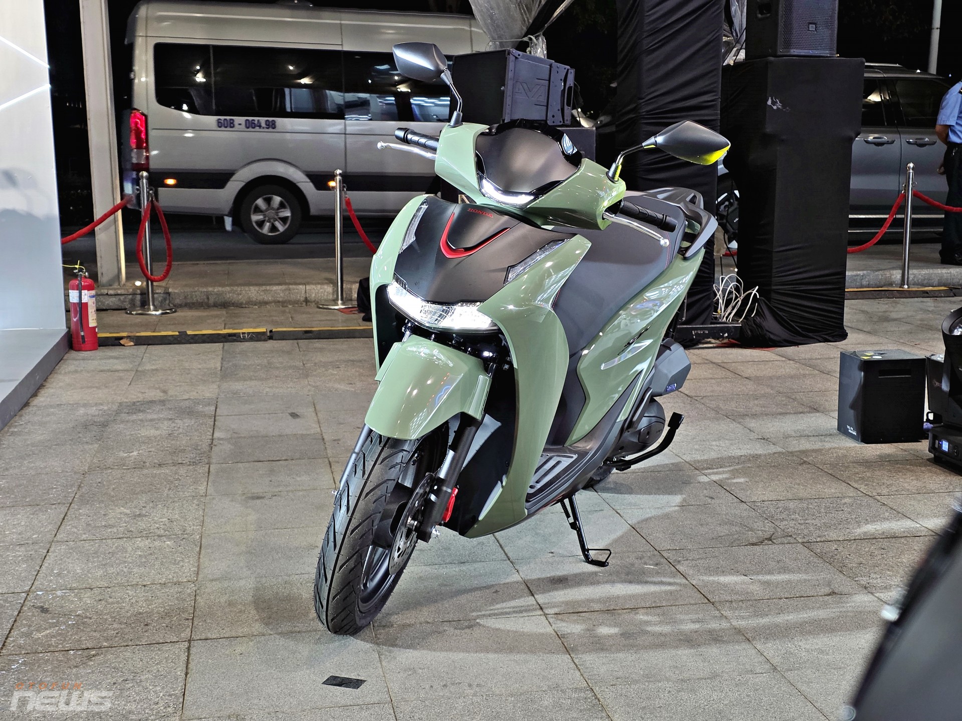 Cận cảnh Honda SH 2026 với thiết kế mới và màn hình TFT