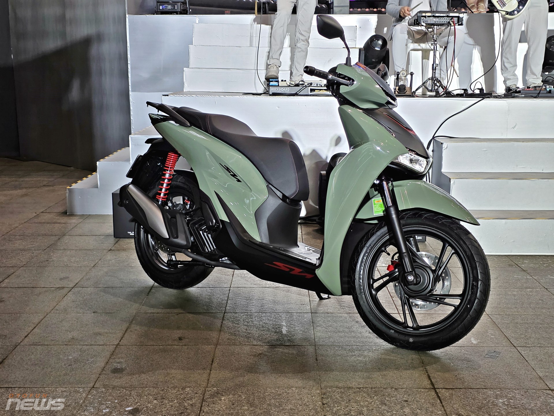 Cận cảnh Honda SH 2026 với thiết kế mới và màn hình TFT