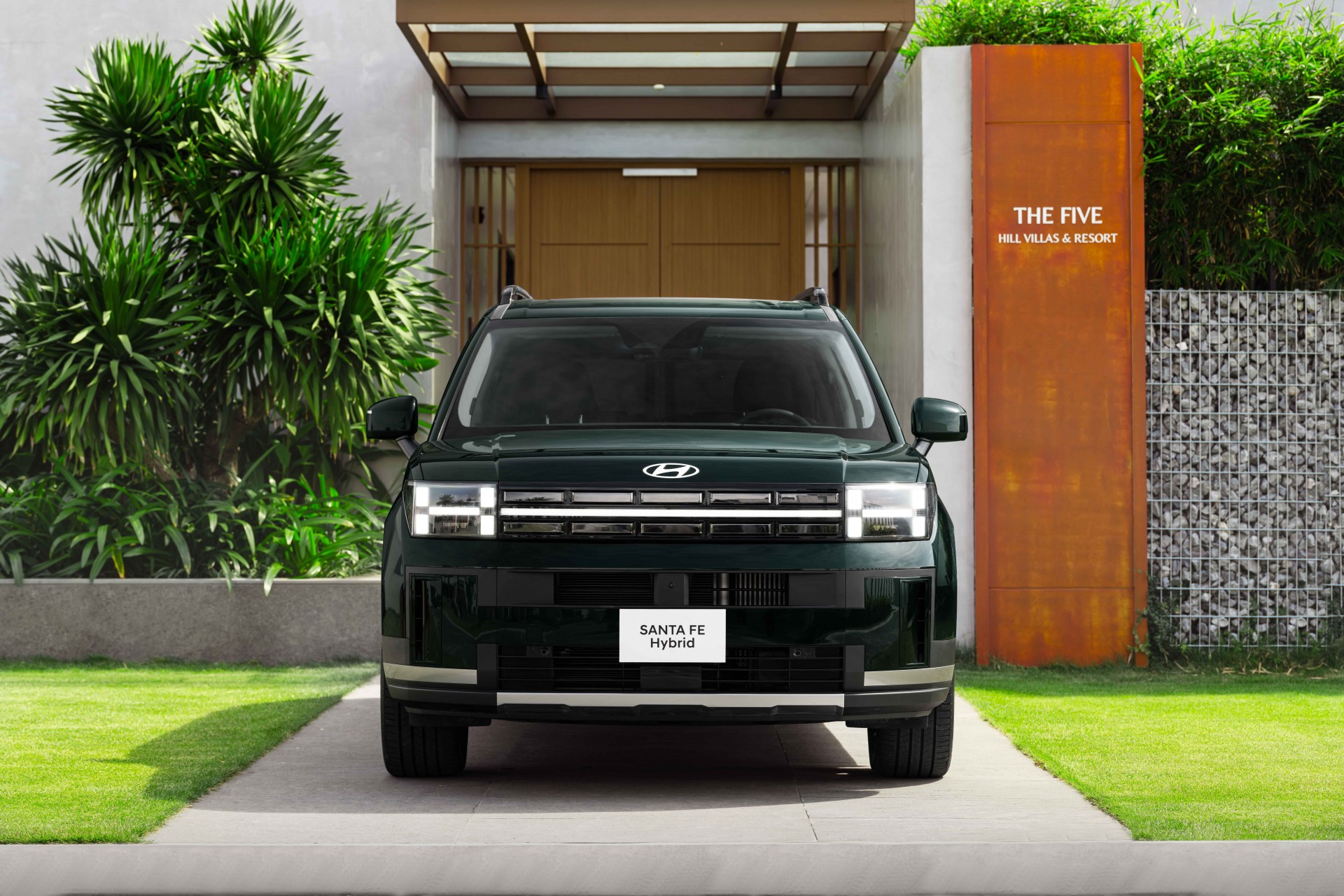 Hyundai Santa Fe Hybrid ra mắt Việt Nam, giá 1,369 tỷ đồng