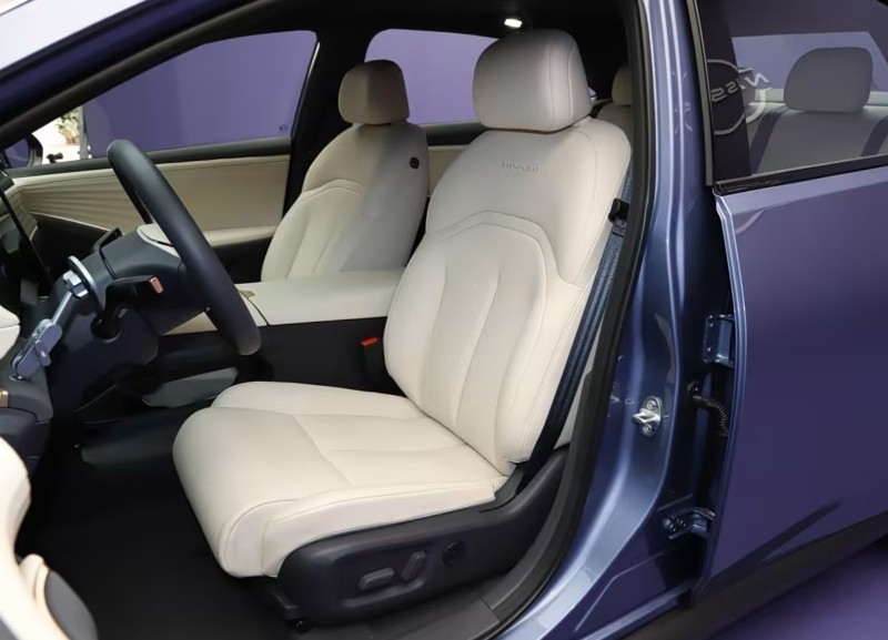 Hàng ghế trước của Nissan N6