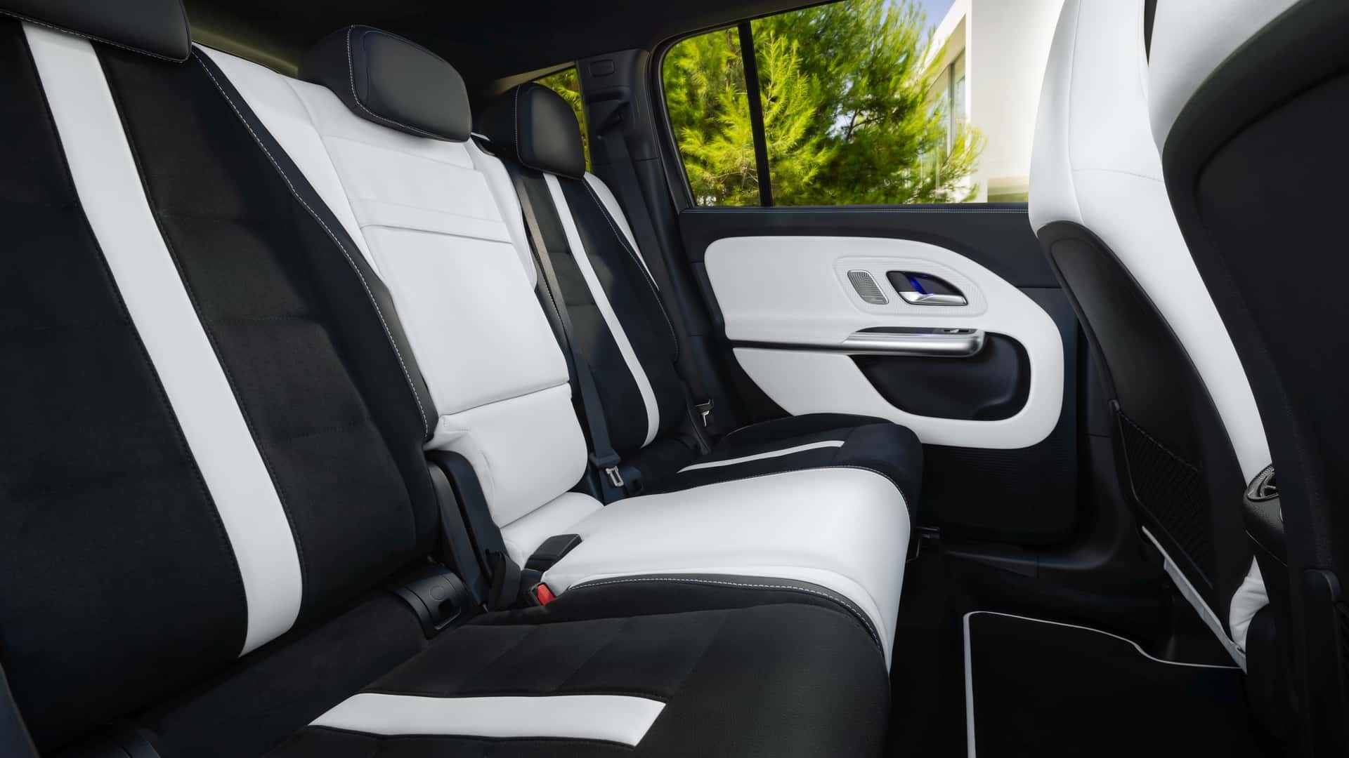 Hàng ghế sau của Mercedes-Benz GLB 2026