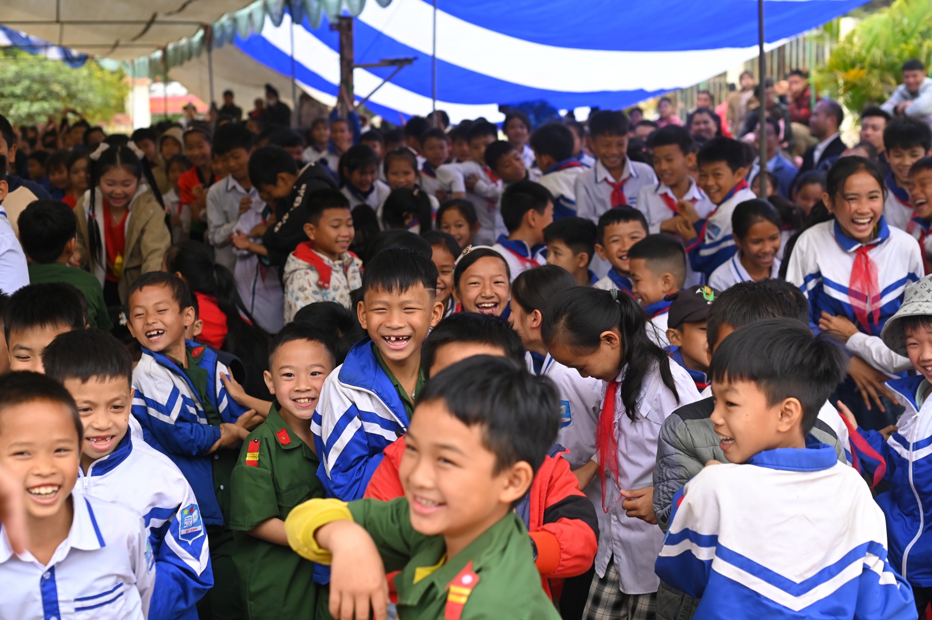 Ford đồng hành cùng “Sưởi ấm bản cao 2025” trên hành trình mang hơi ấm tới Bó Sinh