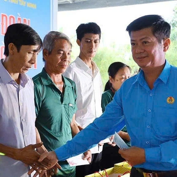 thang cong nhan 2026 tai tay ninh doi moi thuc chat lay nguoi lao dong lam trung tam