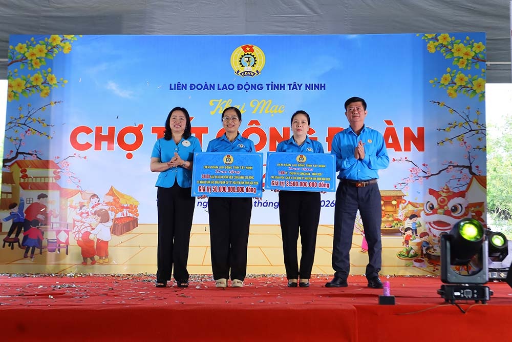 Tây Ninh: Chuyến bay mùa xuân và niềm hạnh phúc giản dị của người lao động xa quê