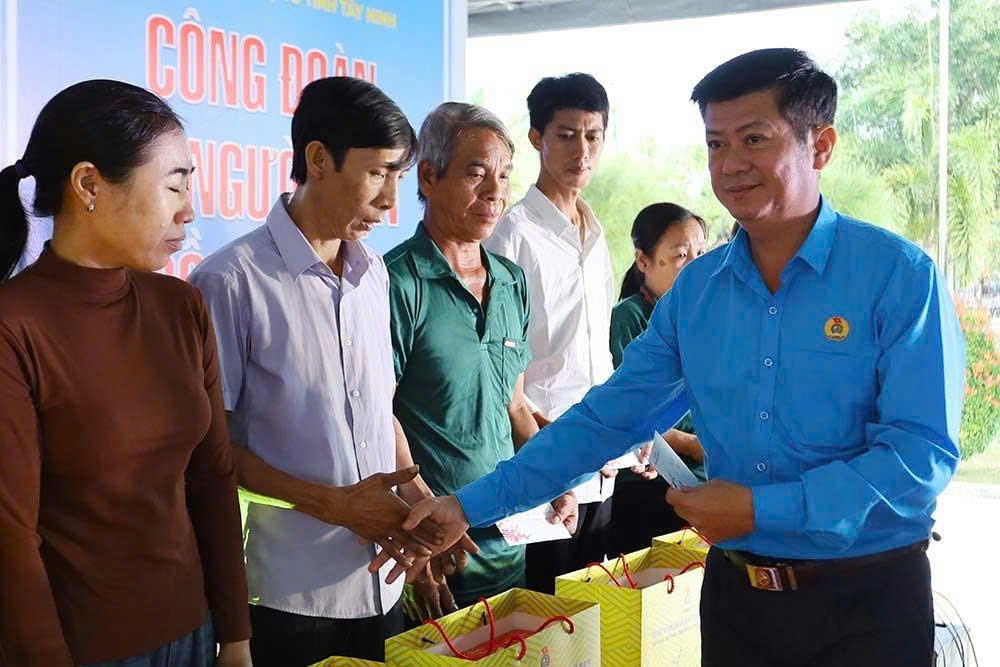 50 nghìn suất quà Tết cho đoàn viên, người lao động tỉnh Tây Ninh
