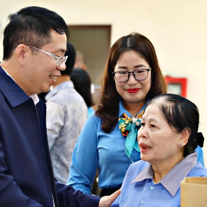 tet sum vay am ap nghia tinh voi nguoi lao dong o lam dong