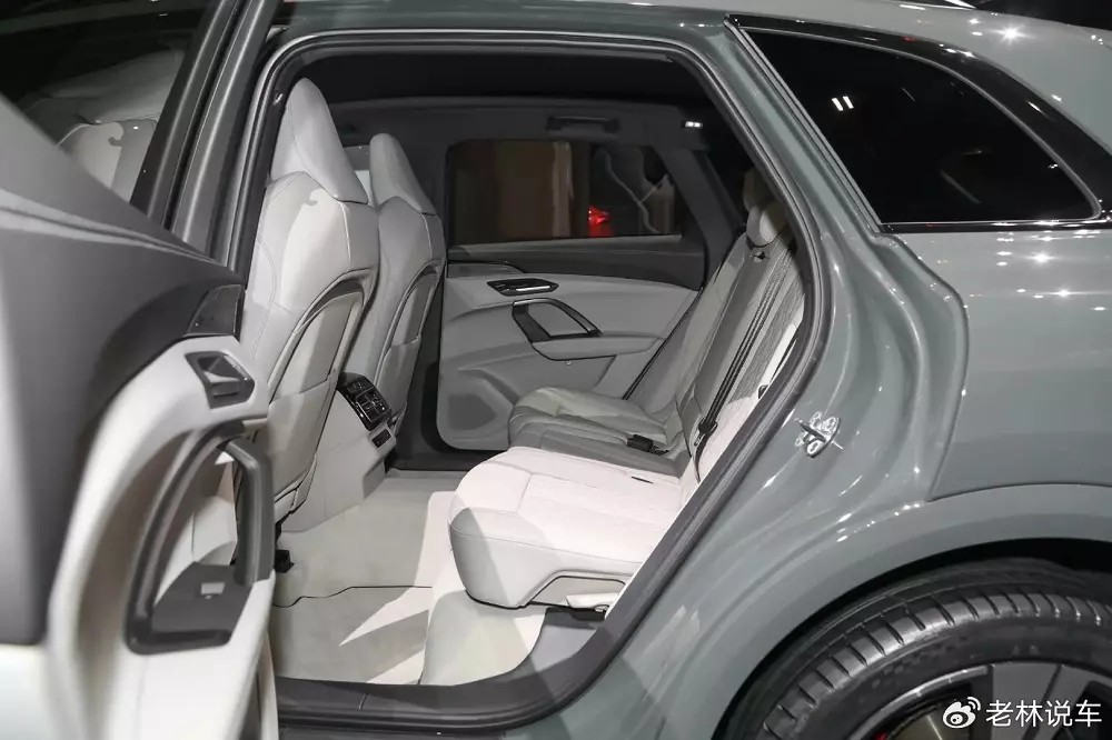 Audi Q5L 2026 nâng cấp công nghệ an toàn hợp tác cùng Huawei