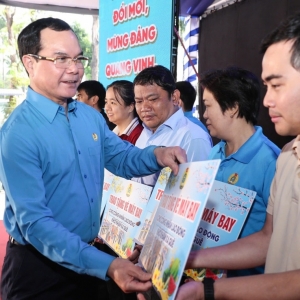 Chính sách an sinh xã hội dịp Tết: “Phép thử” quản trị và sứ mệnh xác lập quyền con người