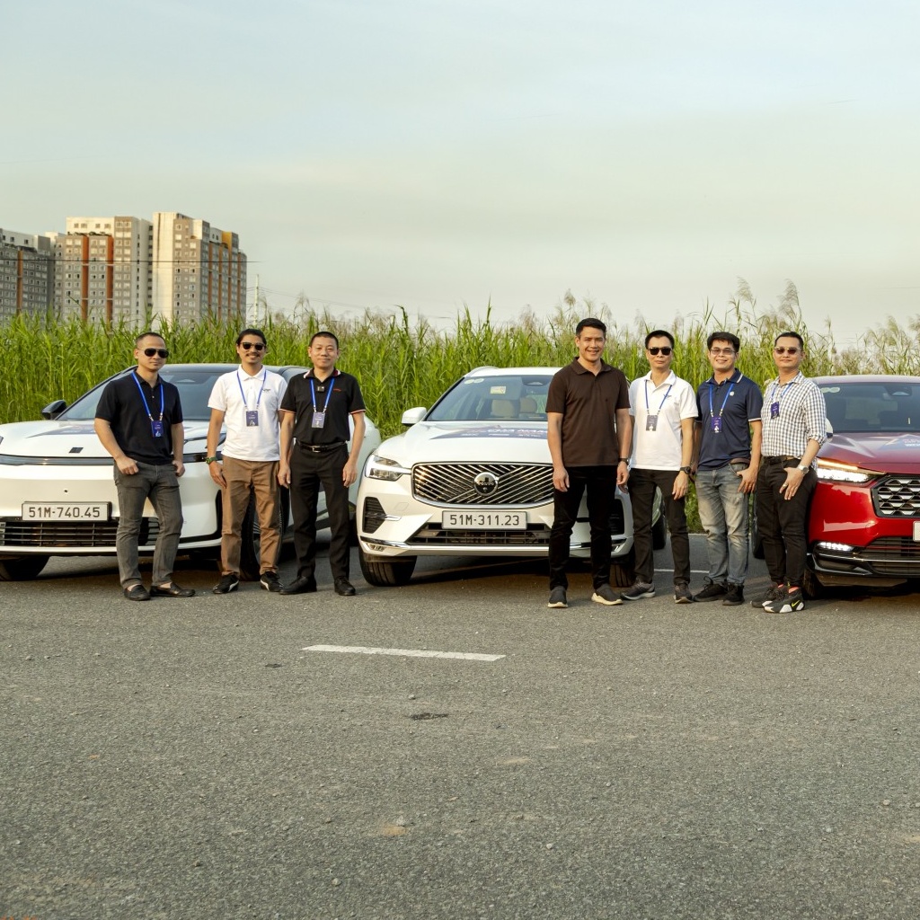 Hội đồng Giám khảo Xe Của Năm 2026 lái thử 18 mẫu xe tại TP.HCM