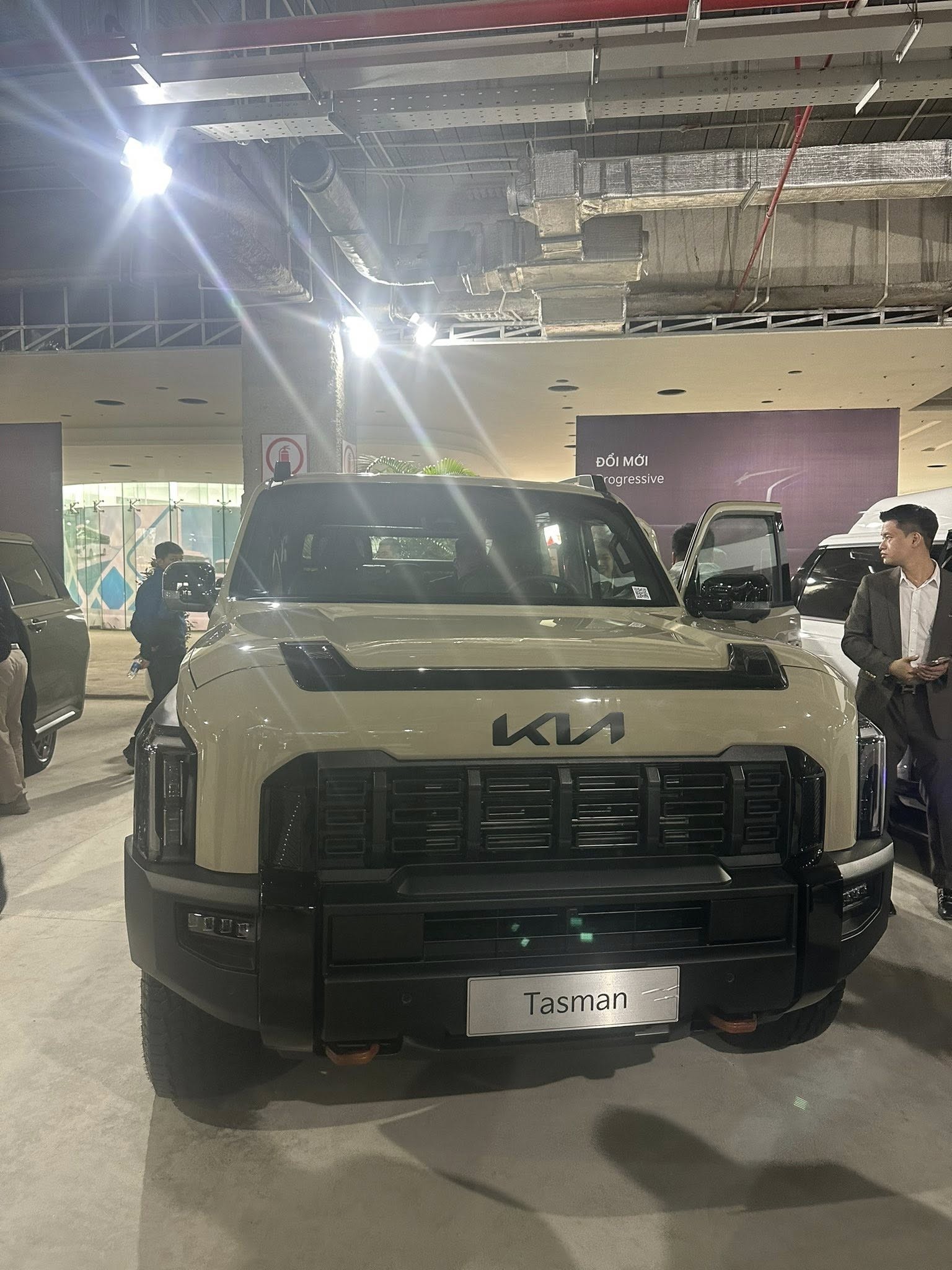 Kia Tasman xuất hiện chớp nhoáng tại Việt Nam Kia Tasman xuất hiện chớp nhoáng tại Việt Nam