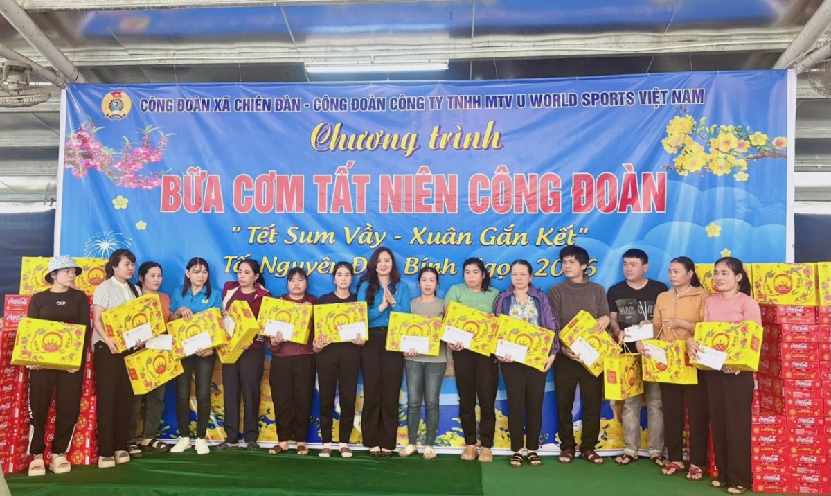 Cuối năm sum vầy bên bữa cơm công đoàn