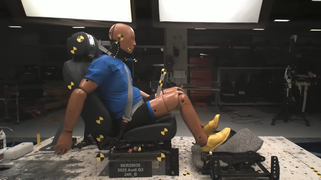 IIHS triển khai bài thử nghiệm mới nhằm đánh giá mức an toàn của gối tựa đầu ở tình huống va chạm phía sau, tốc độ 32 - 48 km/h