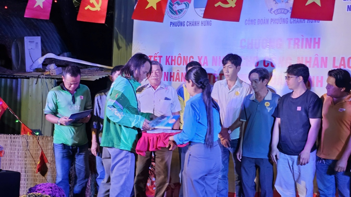 “Tết không xa nhà” – mùa xuân ấm áp giữa những khu nhà trọ công nhân TP.HCM