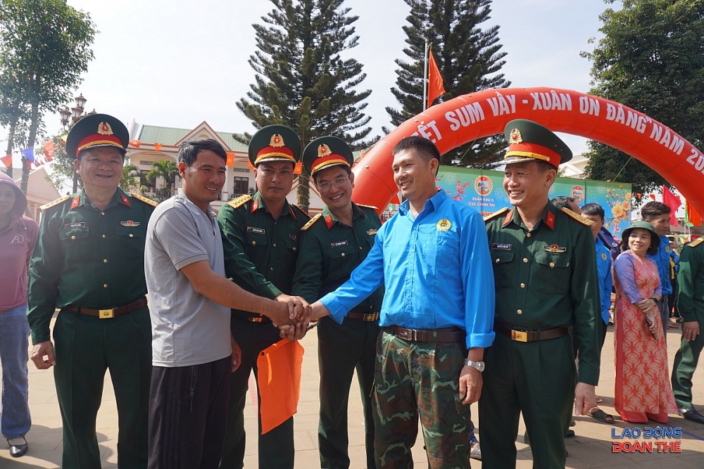 Ngày hội Tết tại Công ty Cà phê 15: Trao an sinh, gửi trọn nghĩa tình