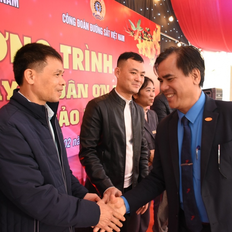 Nơi yêu thương tiếp lửa yêu thương từ những chuyến tàu Xuân