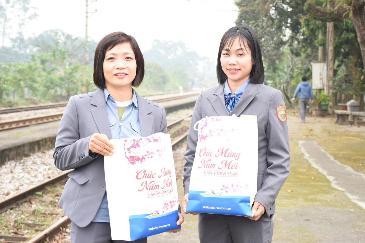 Nơi yêu thương tiếp lửa yêu thương từ những chuyến tàu Xuân