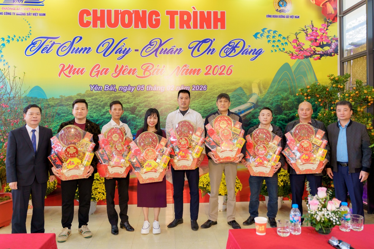 Nơi yêu thương tiếp lửa yêu thương từ những chuyến tàu Xuân