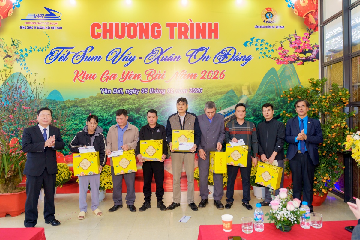 Nơi yêu thương tiếp lửa yêu thương từ những chuyến tàu Xuân