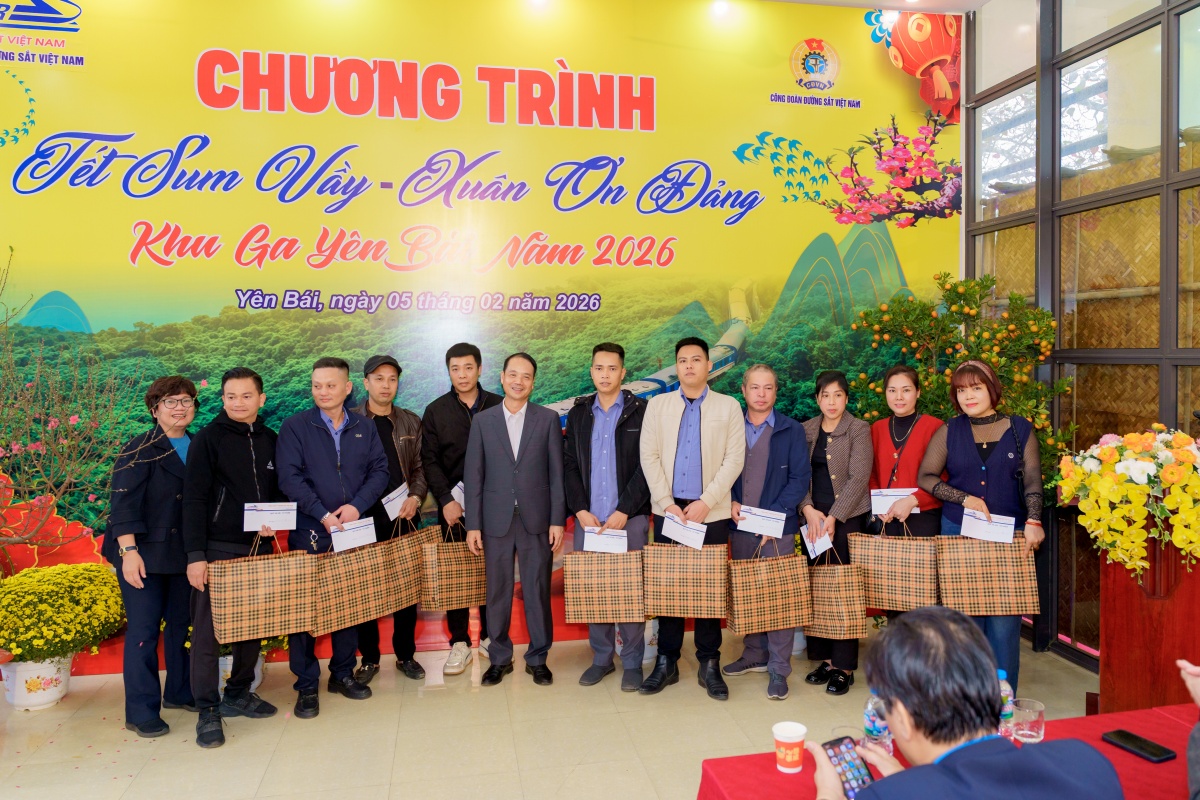 Nơi yêu thương tiếp lửa yêu thương từ những chuyến tàu Xuân