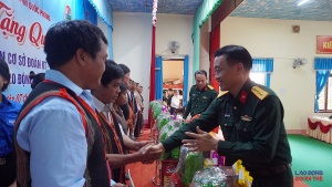 Tết ấm vùng biên: Trao quà, tiếp sức đoàn viên Đoàn KT-QP 710 và 717