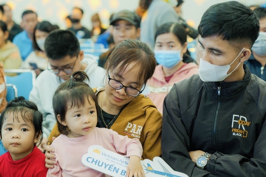 Tây Ninh: Chuyến bay mùa xuân và niềm hạnh phúc giản dị của người lao động xa quê