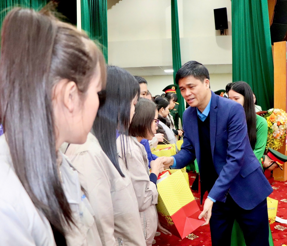 Phó Chủ tịch Ngọ Duy Hiểu: 