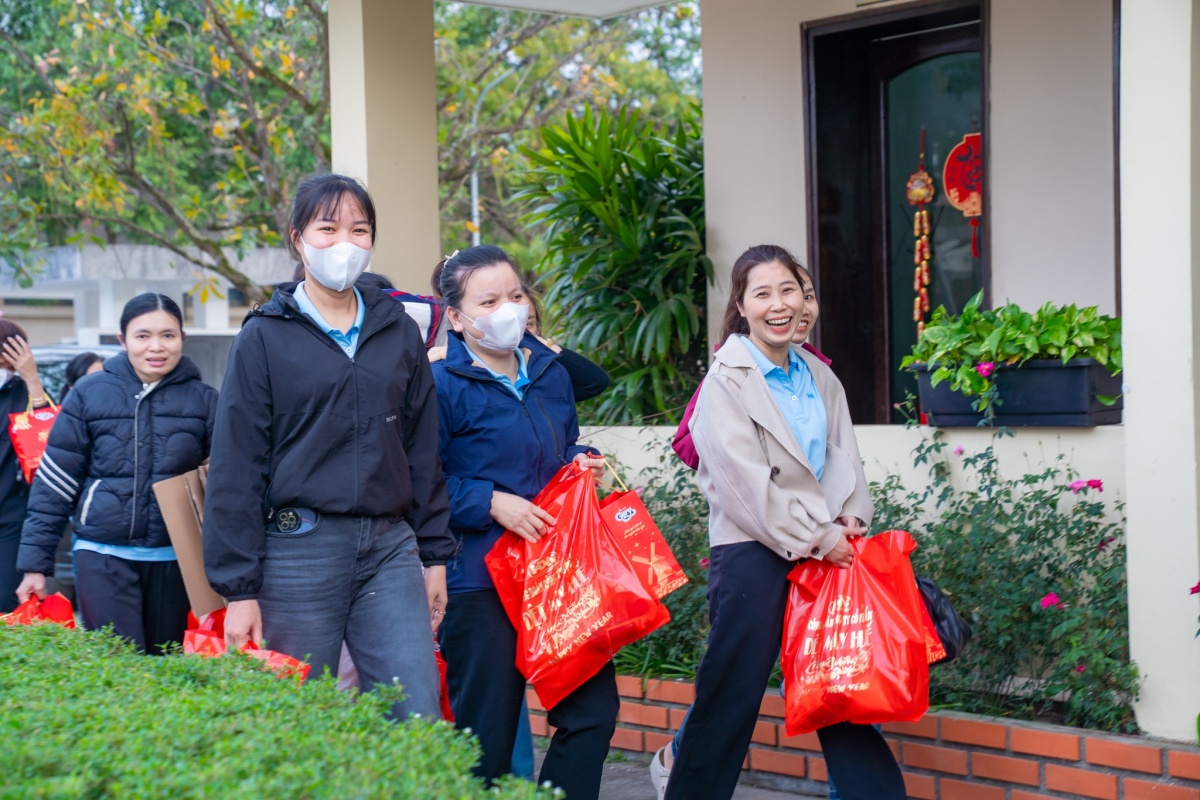 Người lao động nhận thưởng Tết bằng hiện vật vẫn phải đóng thuế