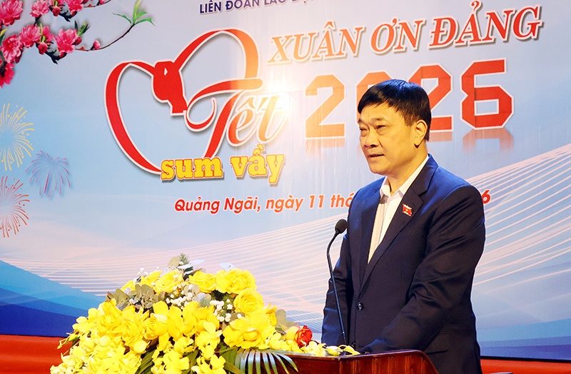 Xuân về trong những suất quà đủ đầy cho công nhân Quảng Ngãi