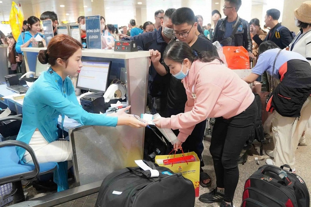 Tấm vé máy bay hiện thực hóa giấc mơ sum vầy sau gần 3 thập kỷ