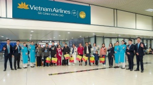 Tấm vé máy bay hiện thực hóa giấc mơ sum vầy sau gần 3 thập kỷ