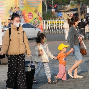 Người lao động Đà Nẵng hân hoan về quê đón Tết trên chuyến xe Công đoàn