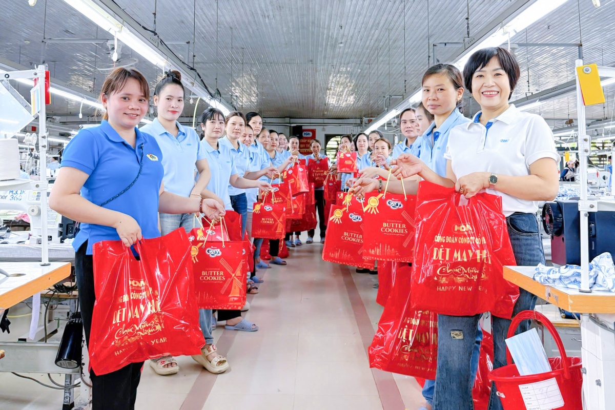 Phúc lợi kịp thời, Tết Bính Ngọ thêm ấm áp với công nhân Huế