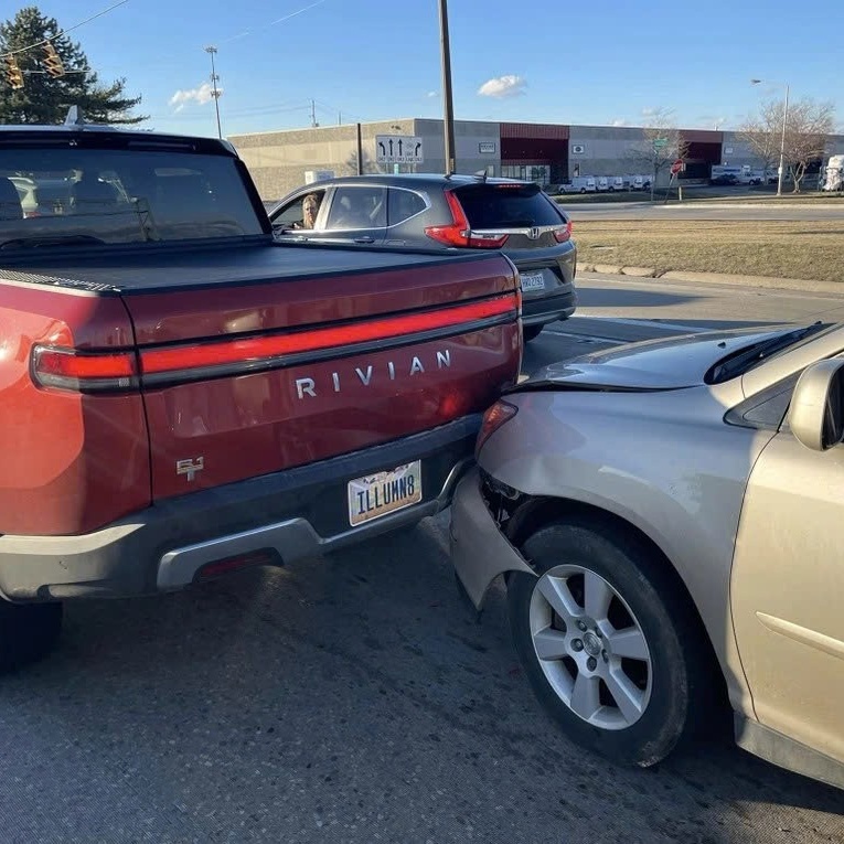 Cơ chế phanh tái sinh trên xe điện có thể gây nạn