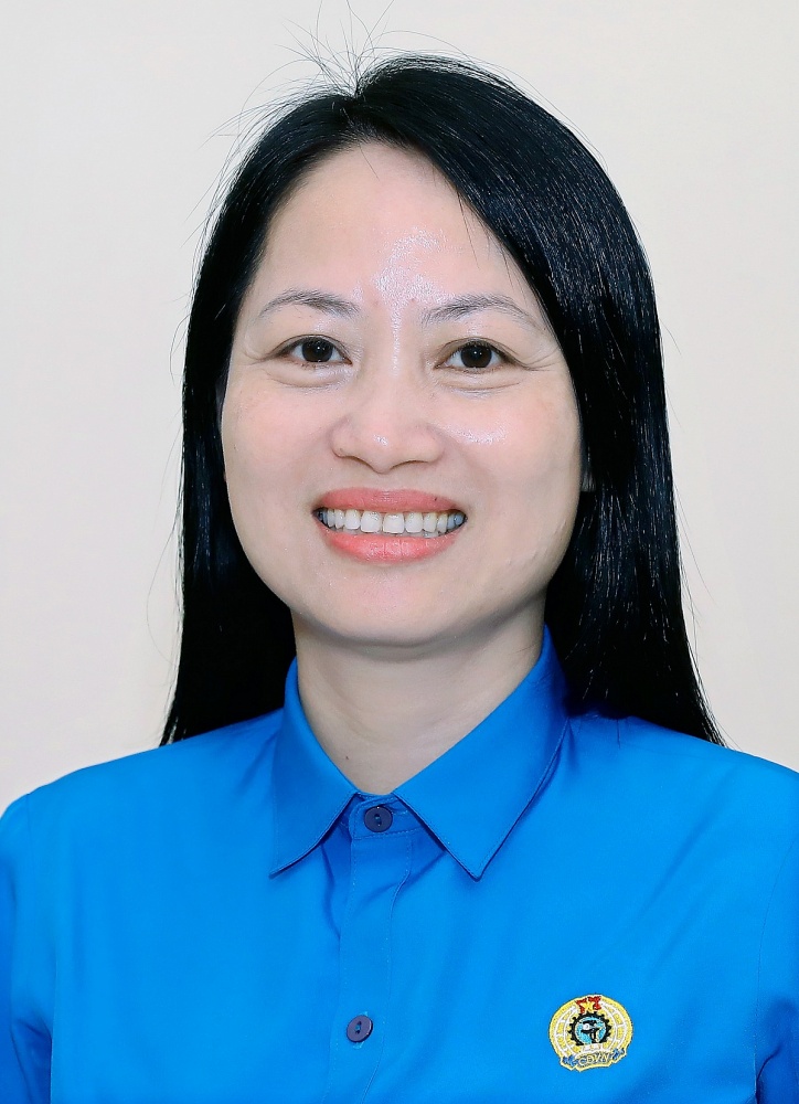 đồng chí Phan Thị Huệ - Phó Chủ tịch Công đoàn ngành Nông nghiệp và Môi trường Việt Nam. Ảnh: NVCC đồng chí Phan Thị Huệ - Phó Chủ tịch Công đoàn ngành Nông nghiệp và Môi trường Việt Nam. Ảnh: NVCC