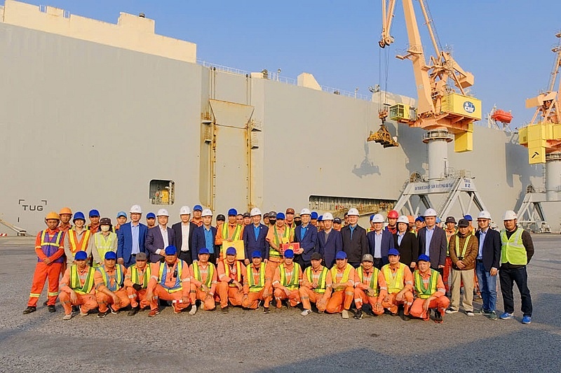 Gần 2,3 tỷ đồng chăm lo Tết cho đoàn viên, người lao động Hàng hải