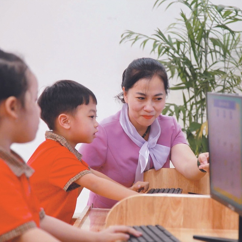 Bố trí biên chế giáo viên theo hướng giảm hưởng lương ngân sách