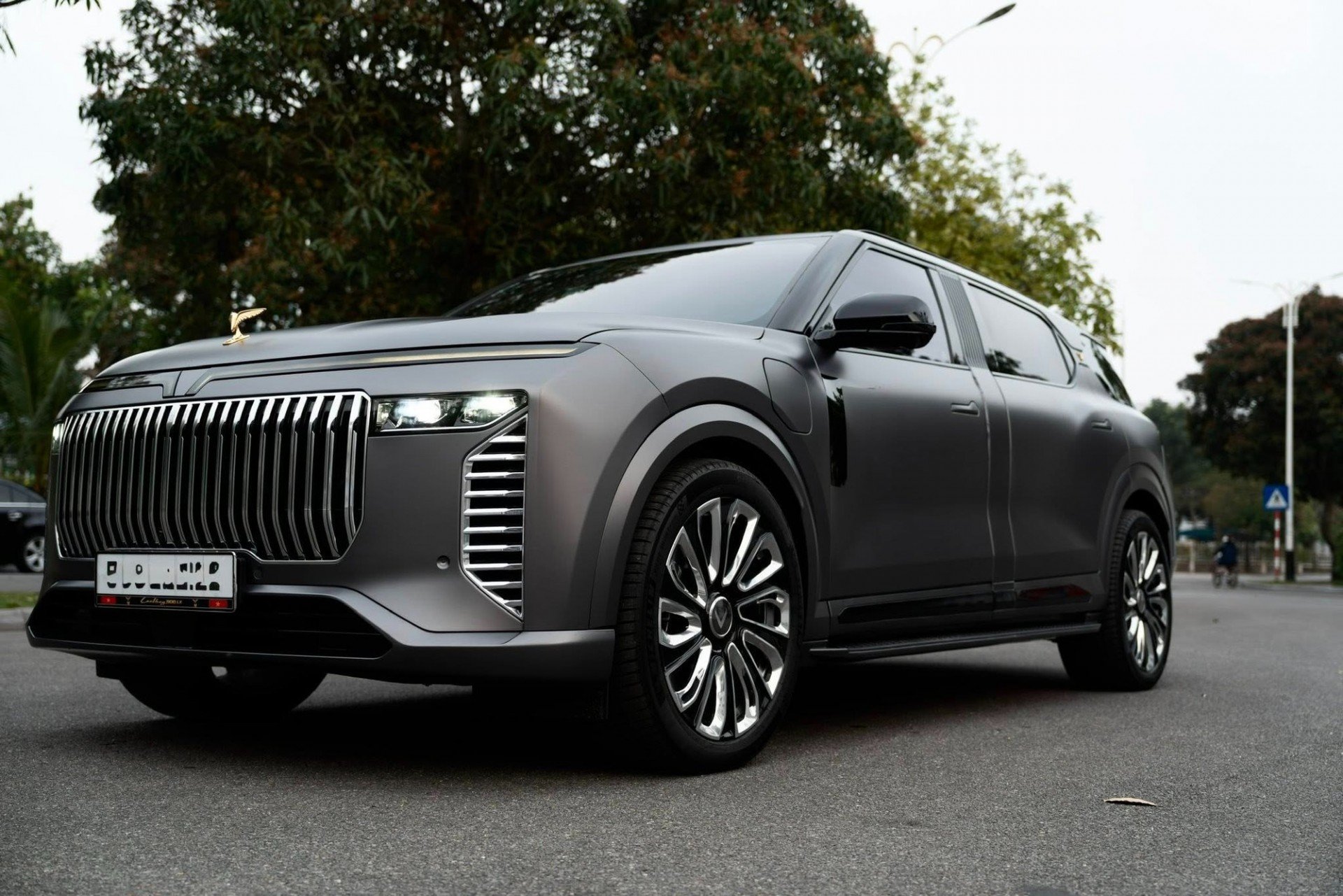 Bản phối “độc bản” Lạc Hồng 900 LX màu ghi xám cực lạ của CEO GSM