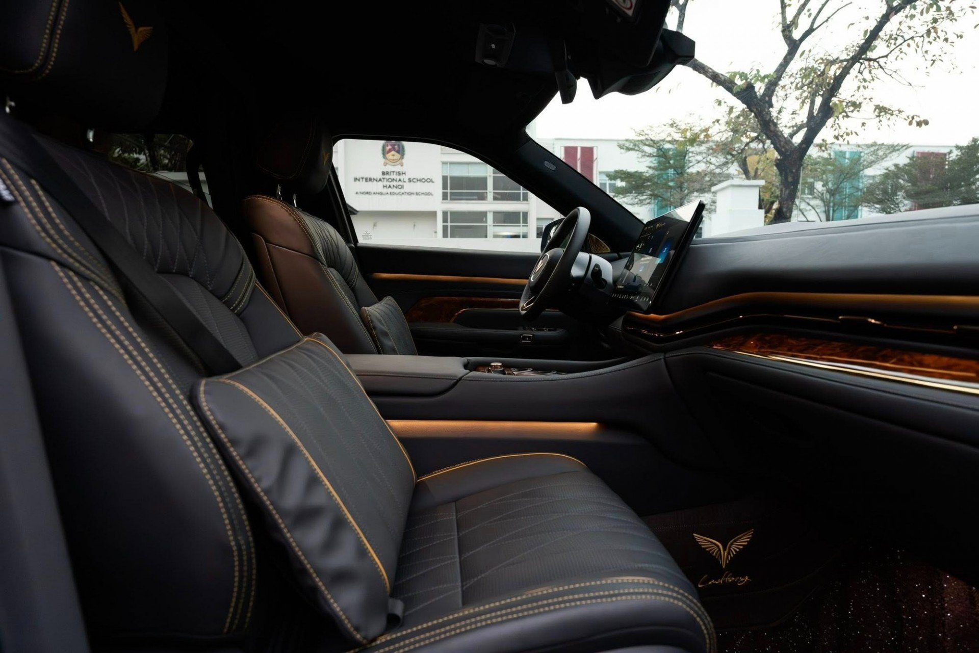 Bản phối “độc bản” Lạc Hồng 900 LX màu ghi xám cực lạ của CEO GSM