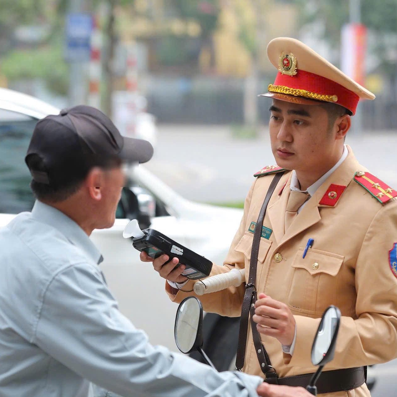 Gần 2.500 trường hợp vi phạm nồng độ cồn bị xử lý trong ngày Mùng 1 Tết Bính Ngọ