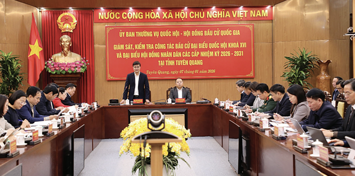 Toàn cảnh cuộc làm việc của Đoàn kiểm tra, giám sát của Ủy ban Thường vụ Quốc hội và Hội đồng Bầu cử quốc gia với Ủy ban Bầu cử tỉnh Tuyên Quang, ngày 7.1.2026.