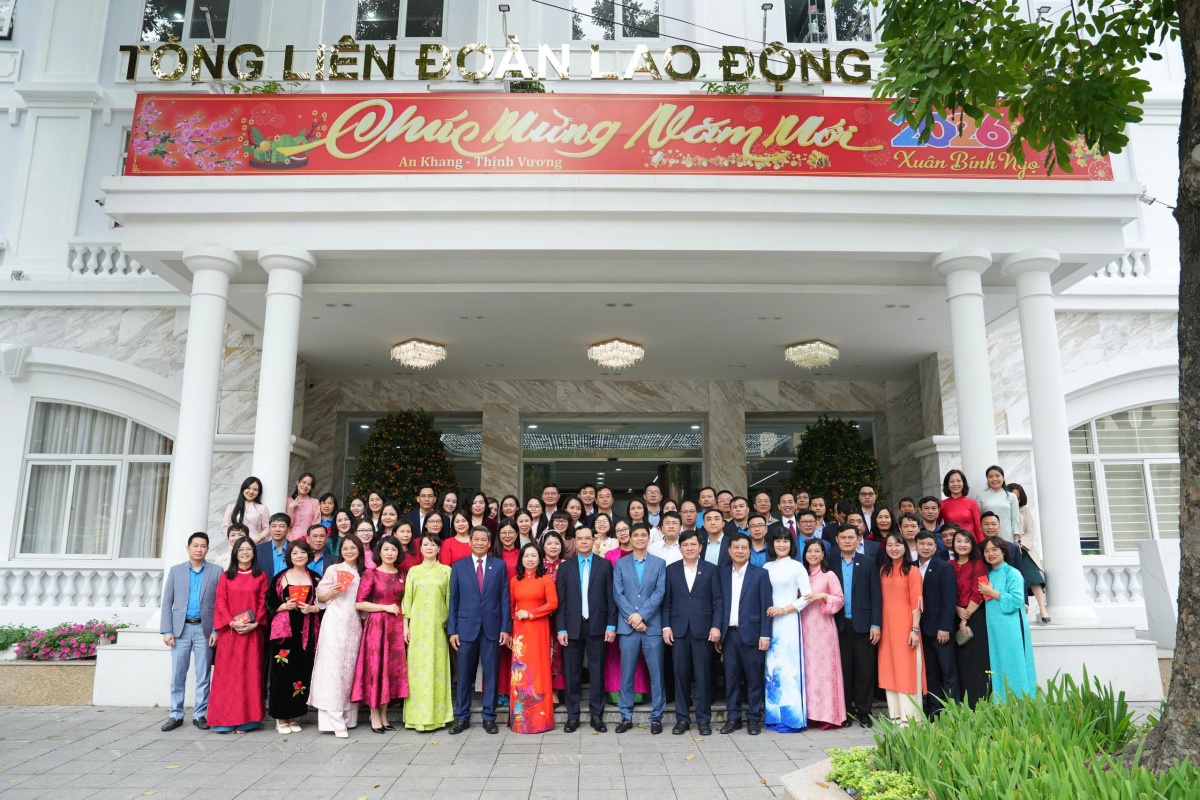 Tổng Liên đoàn gặp mặt đầu Xuân, quyết tâm hoàn thành nhiệm vụ trọng tâm năm 2026