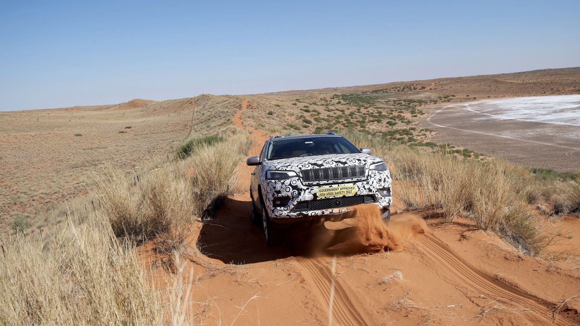 Băng giá, nắng nóng và đường thử khắc nghiệt: Cách các hãng phát triển xe mới Băng giá, nắng nóng và đường thử khắc nghiệt: Cách các hãng phát triển xe mới