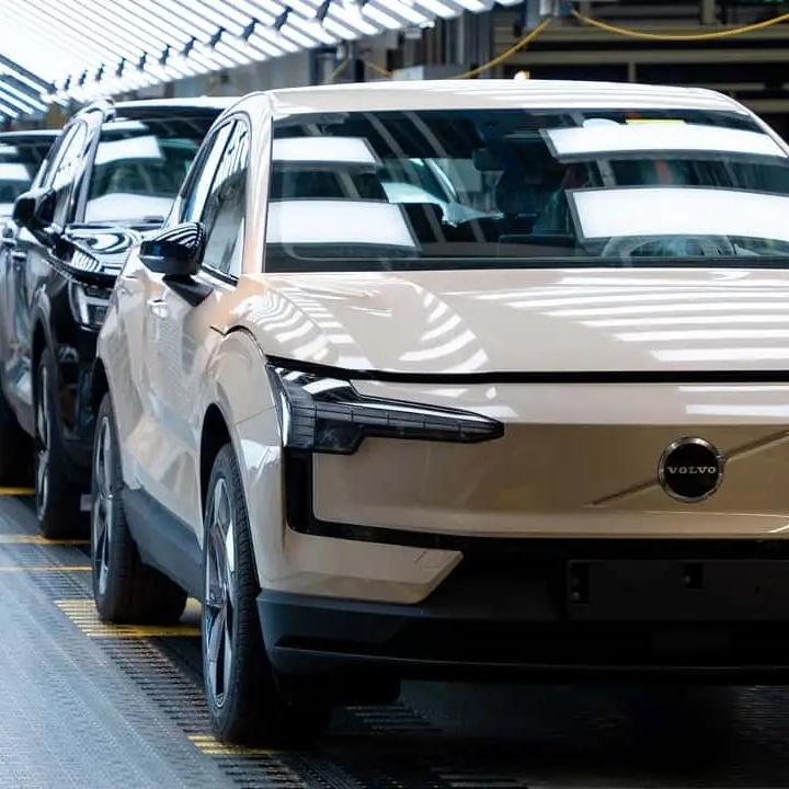 Triệu hồi 40.000 xe điện Volvo EX30 vì lỗi bộ pin có thể bốc cháy