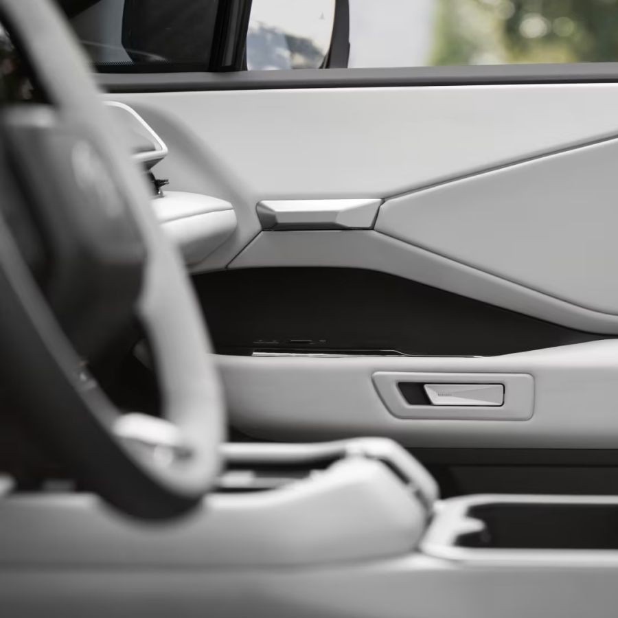 Tay nắm cửa điện tử Highlander EV có lẫy ẩn